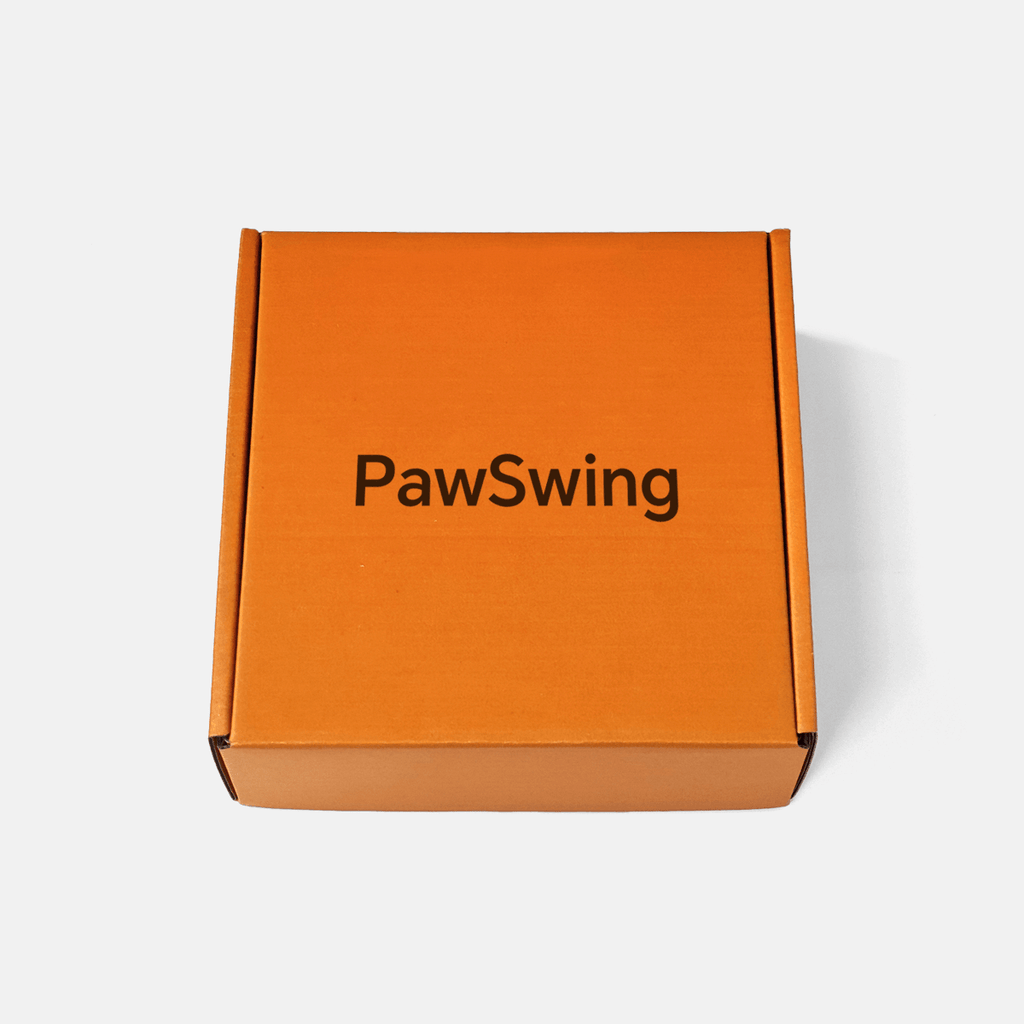 Außenseite der orangefarbenen Markenbox für den Versand der PawSwing® Katzenbox-Matte