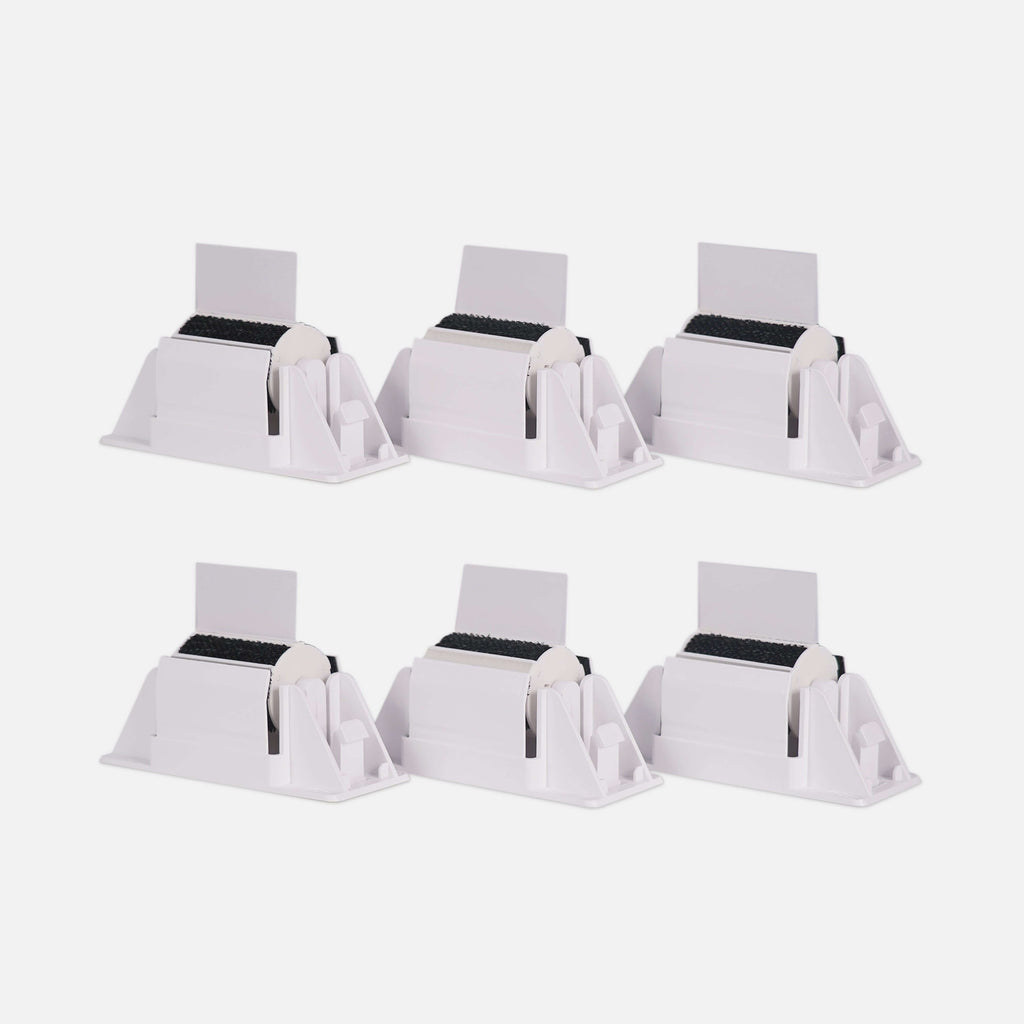 Set aus sechs PawSwing® Katzenbürstenmodulen, angeordnet zur Darstellung der robusten Filz-Pflegefläche